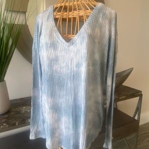 NWT American Eagle XL Blue Grey Tye Dyed long sleeved top.